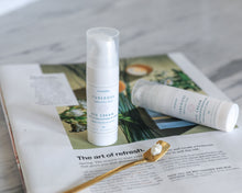 Load image into Gallery viewer, Tuberose Hyaluronic Acid Eye Cream 17g Dark Circles Puffiness &amp; Wrinkles晚香玉玻尿酸焕亮眼霜 熬夜眼霜