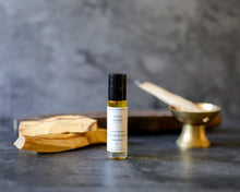 Load image into Gallery viewer, Santo &amp; Sandal Woody Oil Perfume Roll-On 圣木沉香滚珠香精油