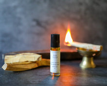 Load image into Gallery viewer, Santo &amp; Sandal Woody Oil Perfume Roll-On 圣木沉香滚珠香精油